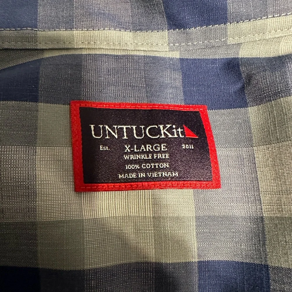 Untuck it size XL shirt - Picture 3 of 3